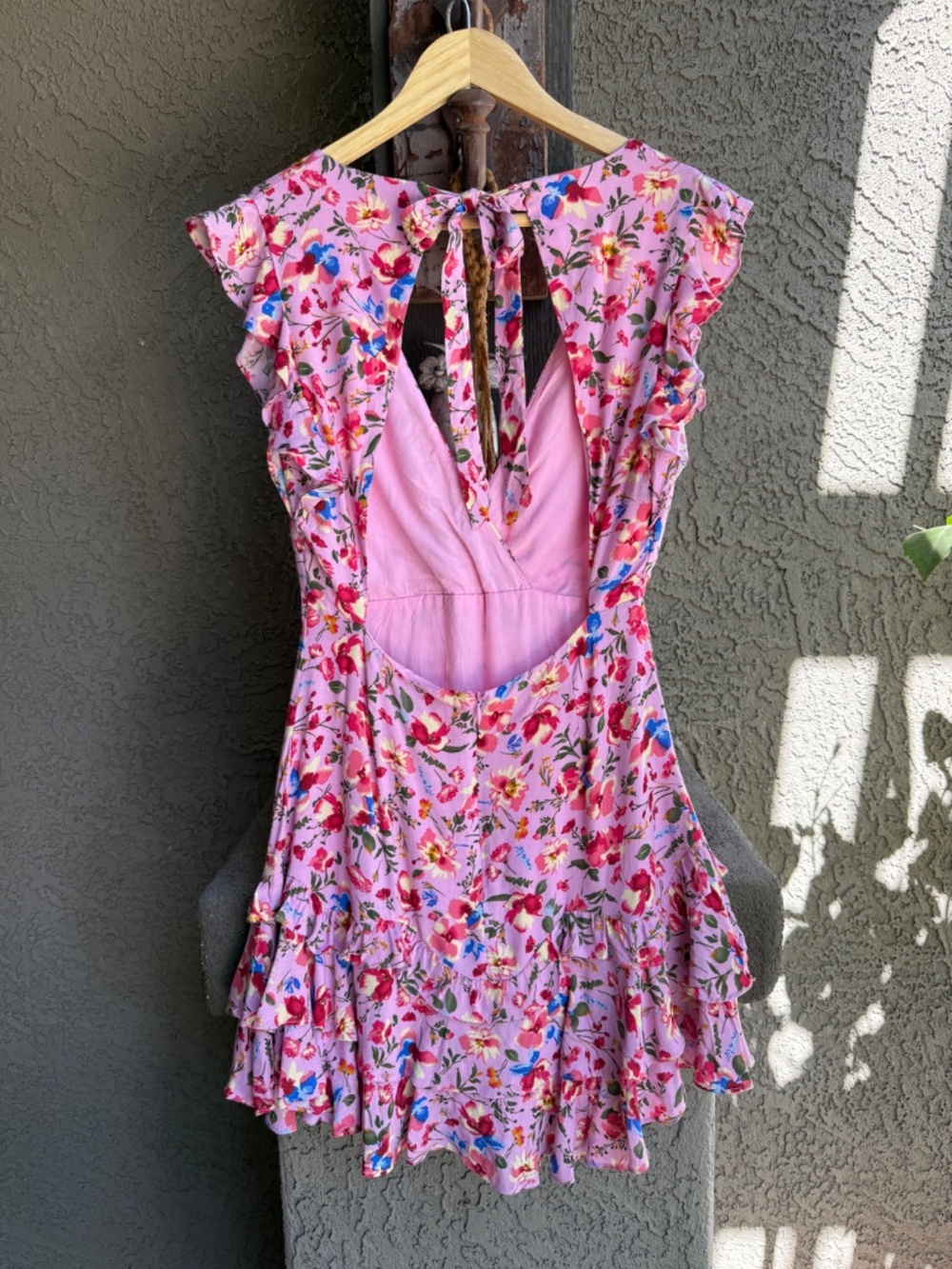 Hello Molly NWT Pink Floral Ruffle Mini Dress Open Back Tie Flutter Sleeve US 4 - Picture 4 of 16